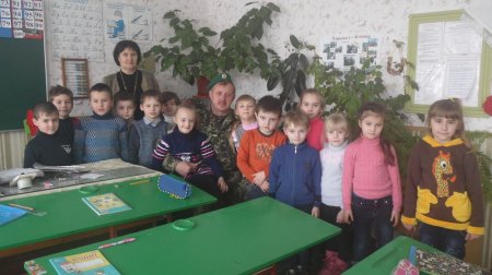 Зустріч учнів 1-Б класу з татком-героєм