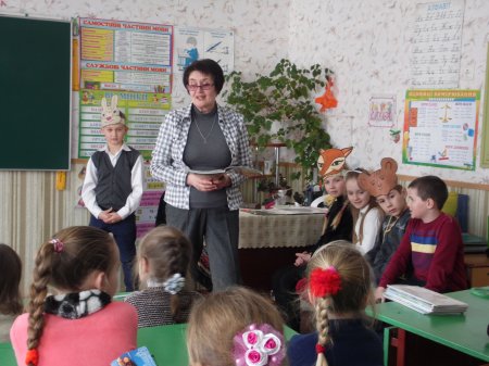 Виховна година  "Живи книго!"Інсценізація  "Звірята   лікують книгу"