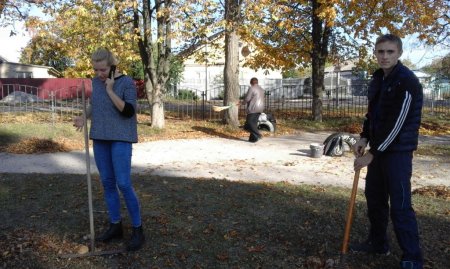 Трудовий десант учнів 11-Б класу