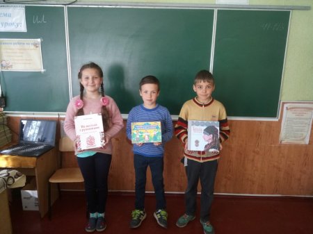 "Вишиванку у віршах"