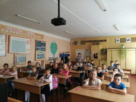 Ми починаємо своє життя у старшій школі.